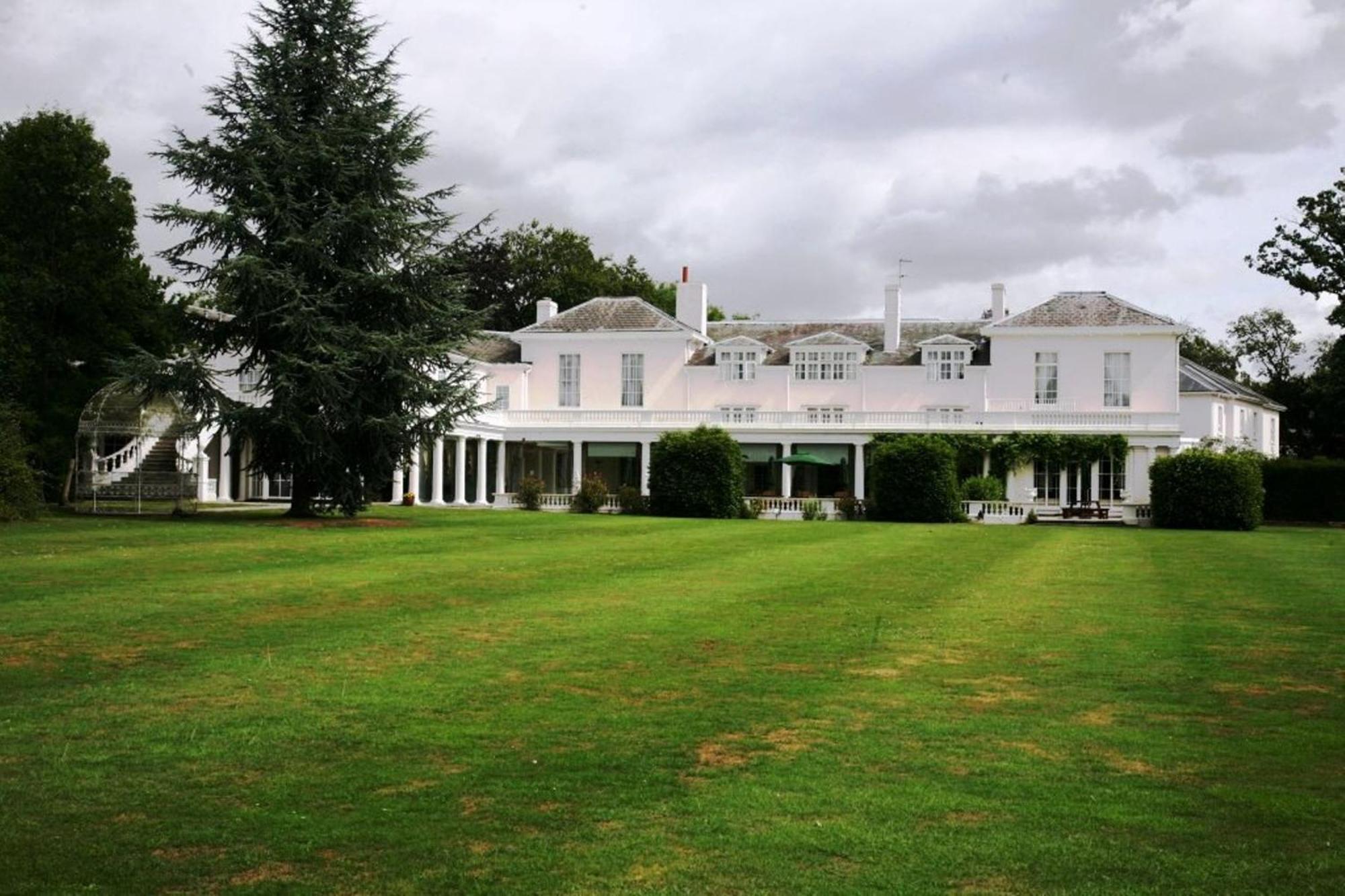Manor Of Groves Hotel, Golf & Health Club Sawbridgeworth Exterior foto